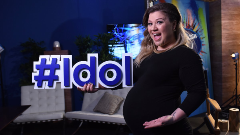 ai15top10kelly-clarkson-baby.png