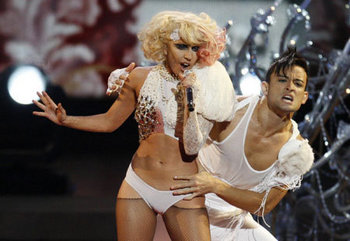 20090913ny-Lady Gaga & Mark Kanemura.jpg